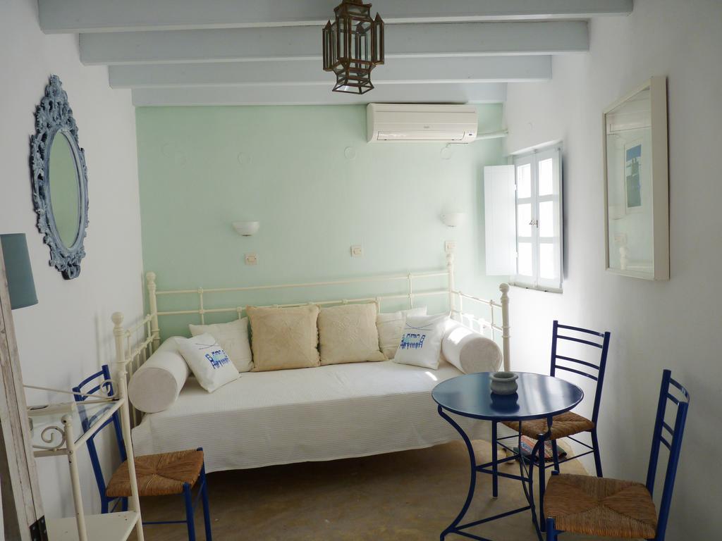 Barbarossa Suites Emporio  Екстериор снимка